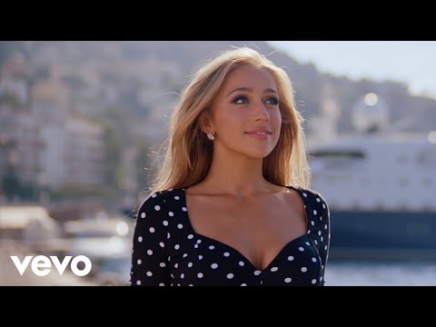 Tate McRae - Housewife (Official Video)